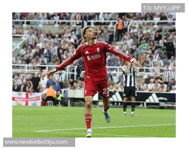 埃基蒂克为适应英超强度增加健身房锻炼时间显著提升体能